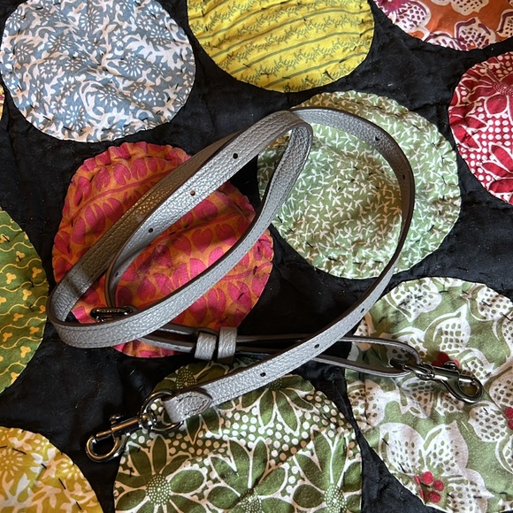 Authentic Coach Handbag - Picture 3 of 14